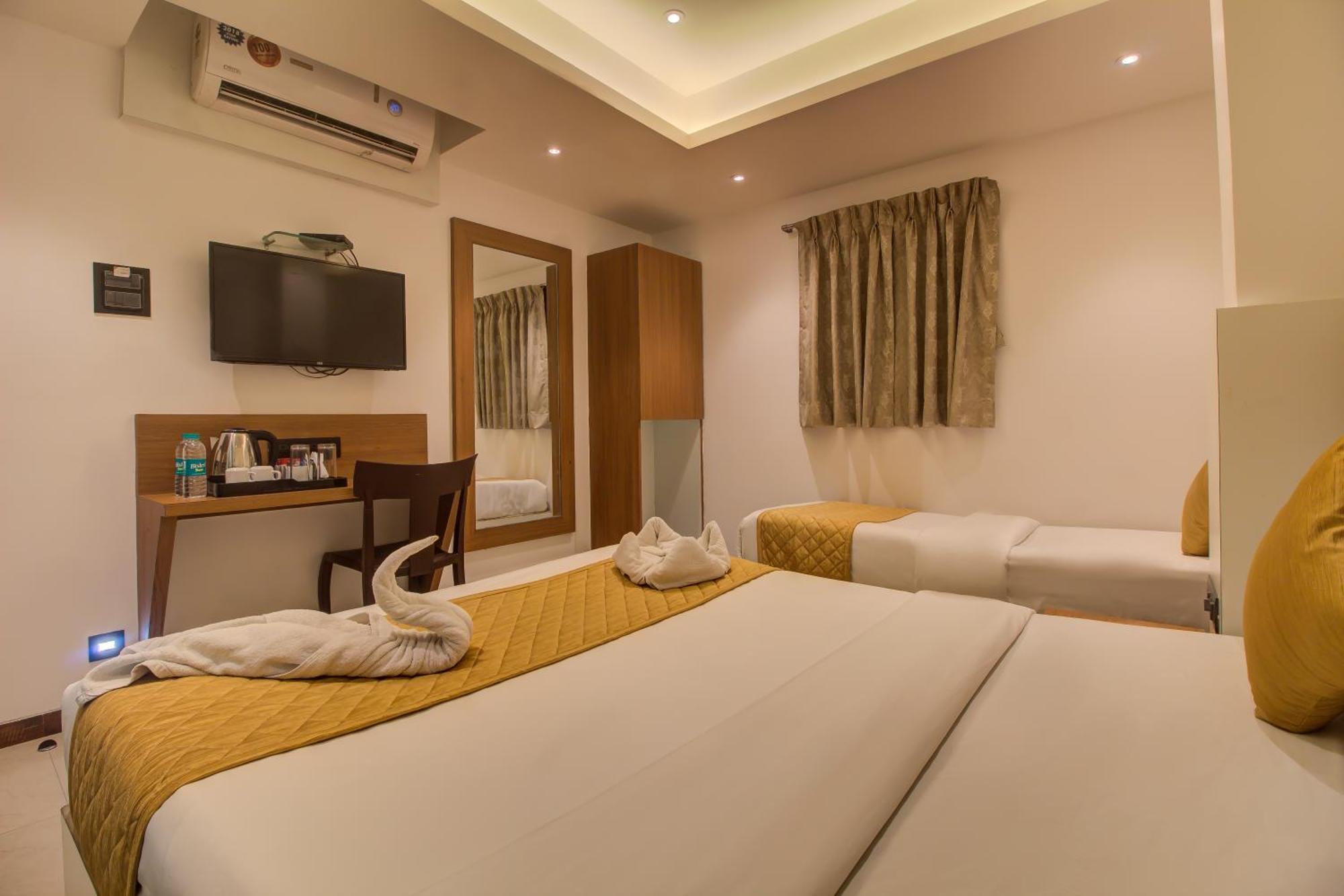Hotel Malad Inn Opposite Malad Railway Station — Photos 1